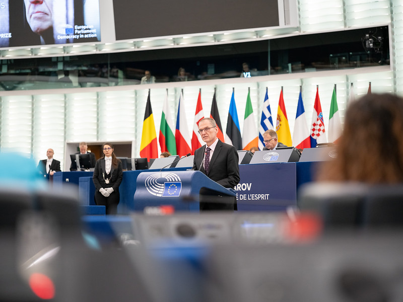 Резолюція Європарламенту: ризики вейпів і сигарет можуть відрізнятися